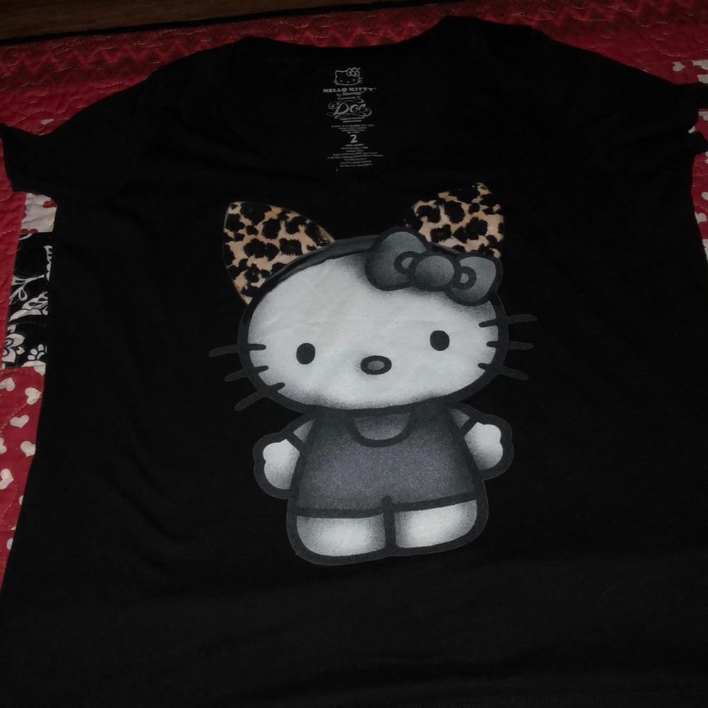 Black hello kitty shirt